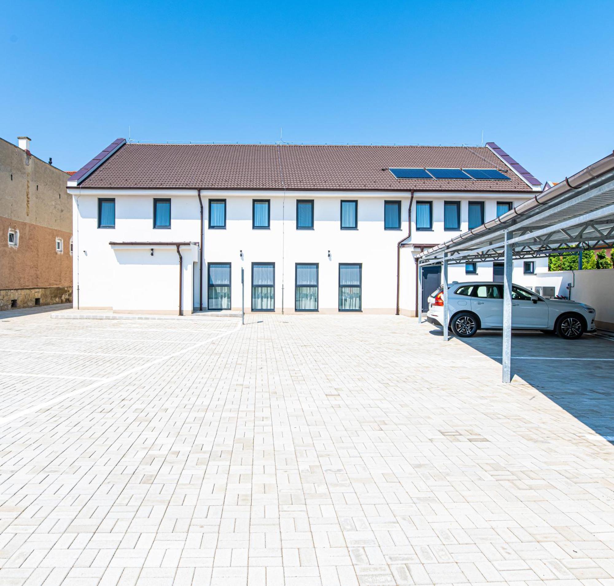 Elixir Panzio Bed & Breakfast Nyírbátor Dış mekan fotoğraf