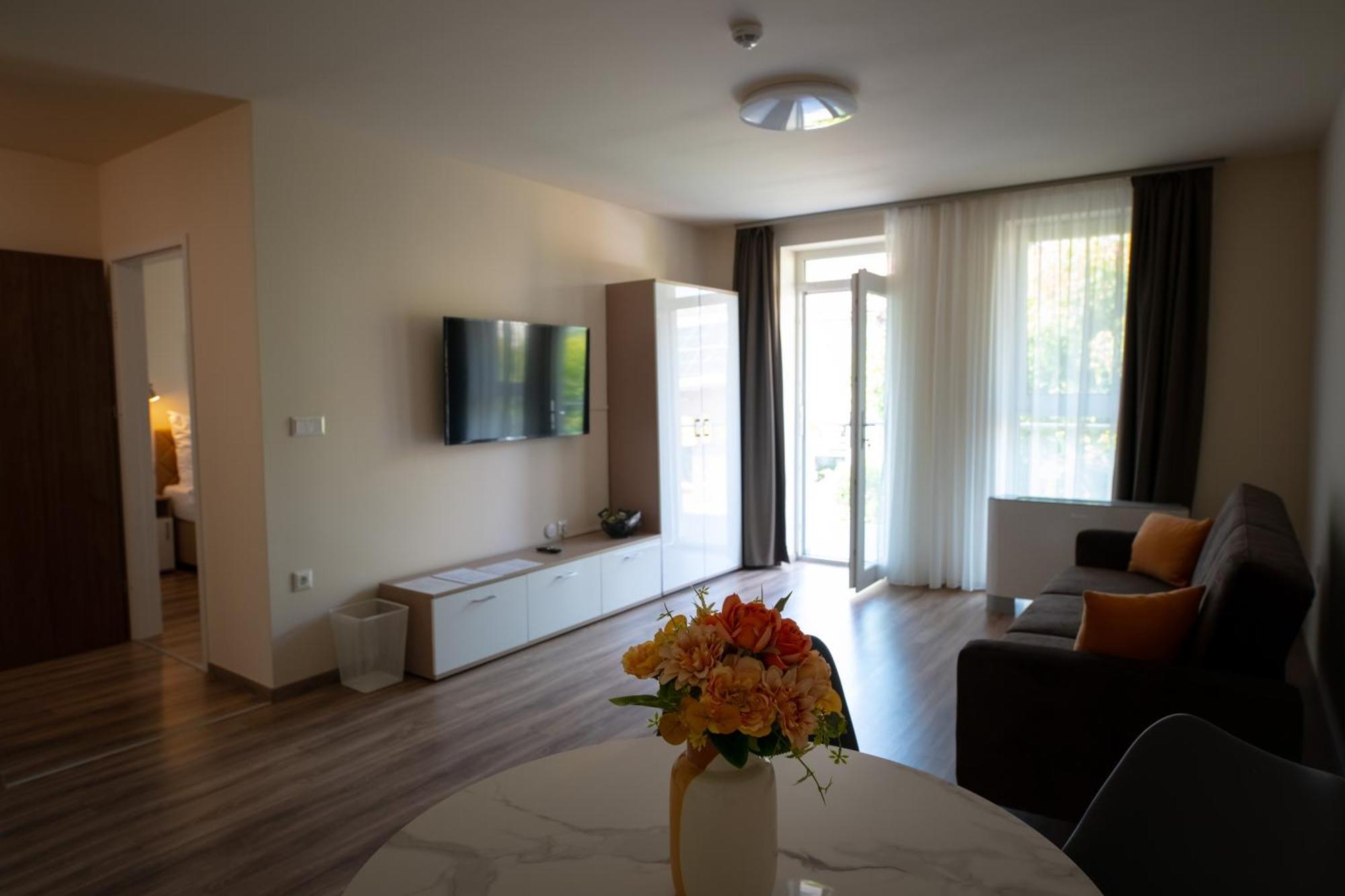 Elixir Panzio Bed & Breakfast Nyírbátor Dış mekan fotoğraf