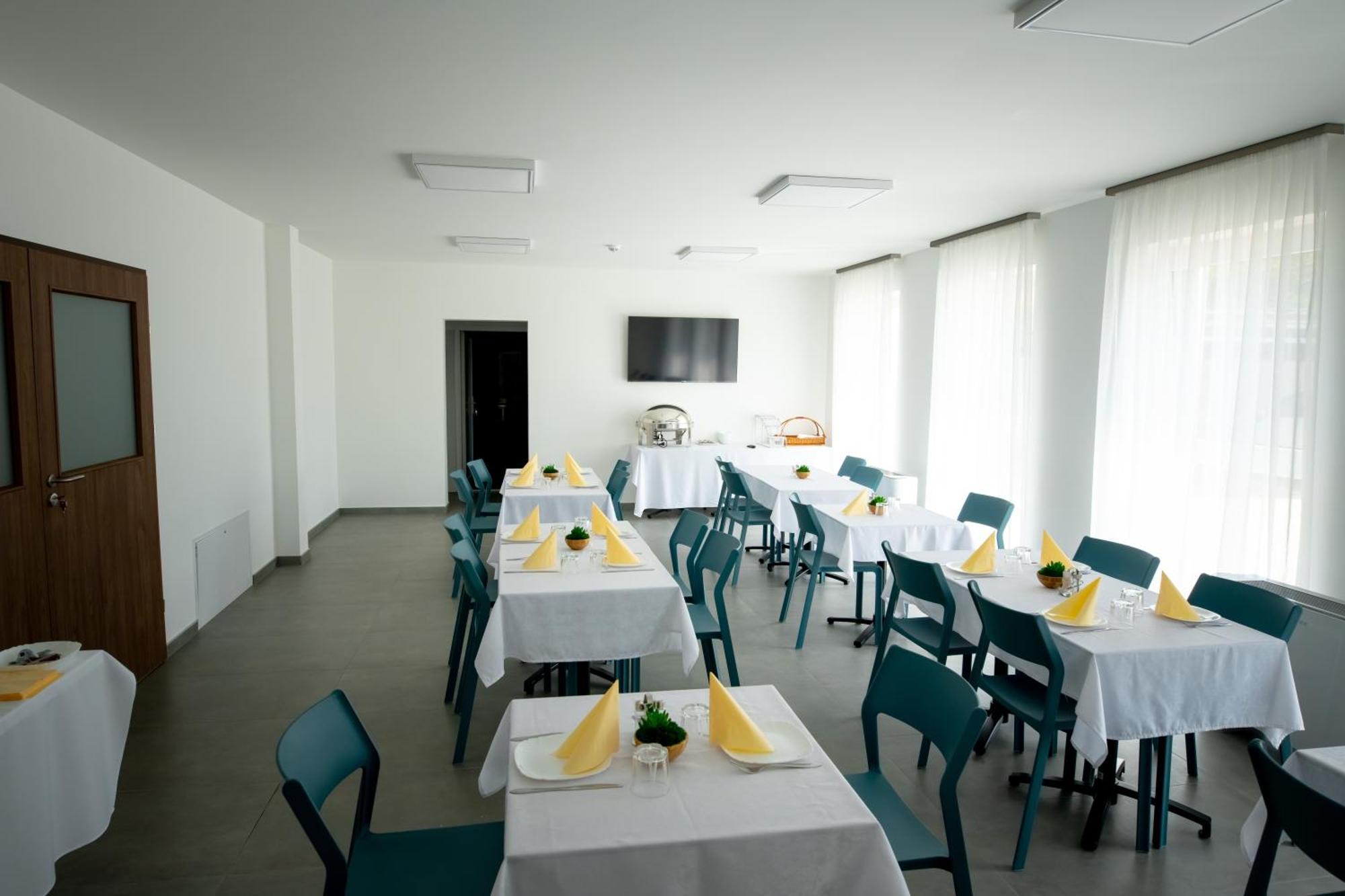 Elixir Panzio Bed & Breakfast Nyírbátor Dış mekan fotoğraf